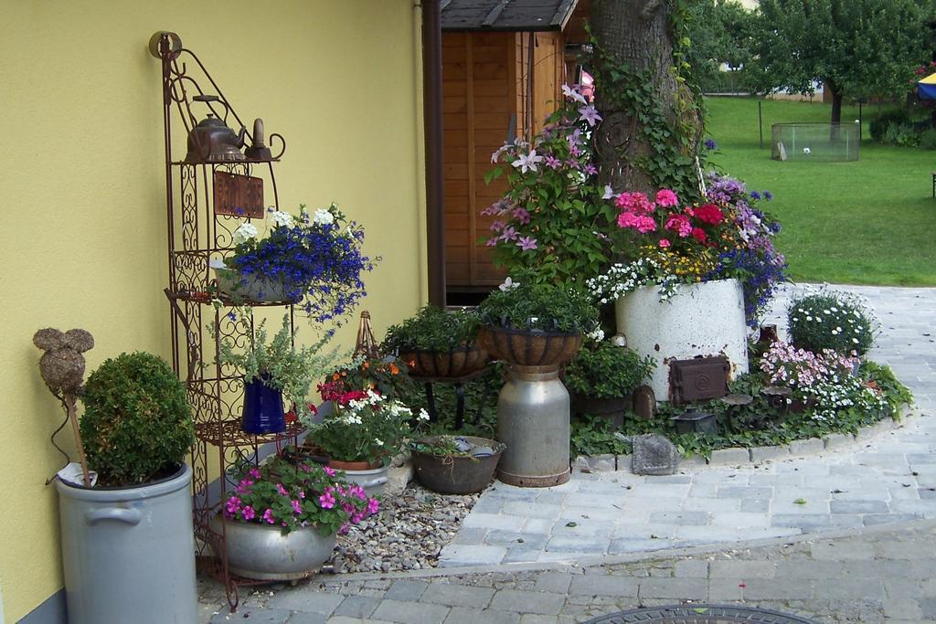 Landhotel Zum Adler Oberbechingen Exterior foto
